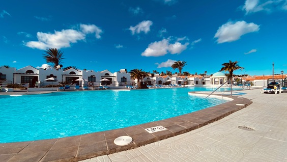 piscina casthotels fuertesol bungalows castillo caleta de fuste fuerteventura isole canarie, giovanni castiglione ischia, gianni castiglione ischia